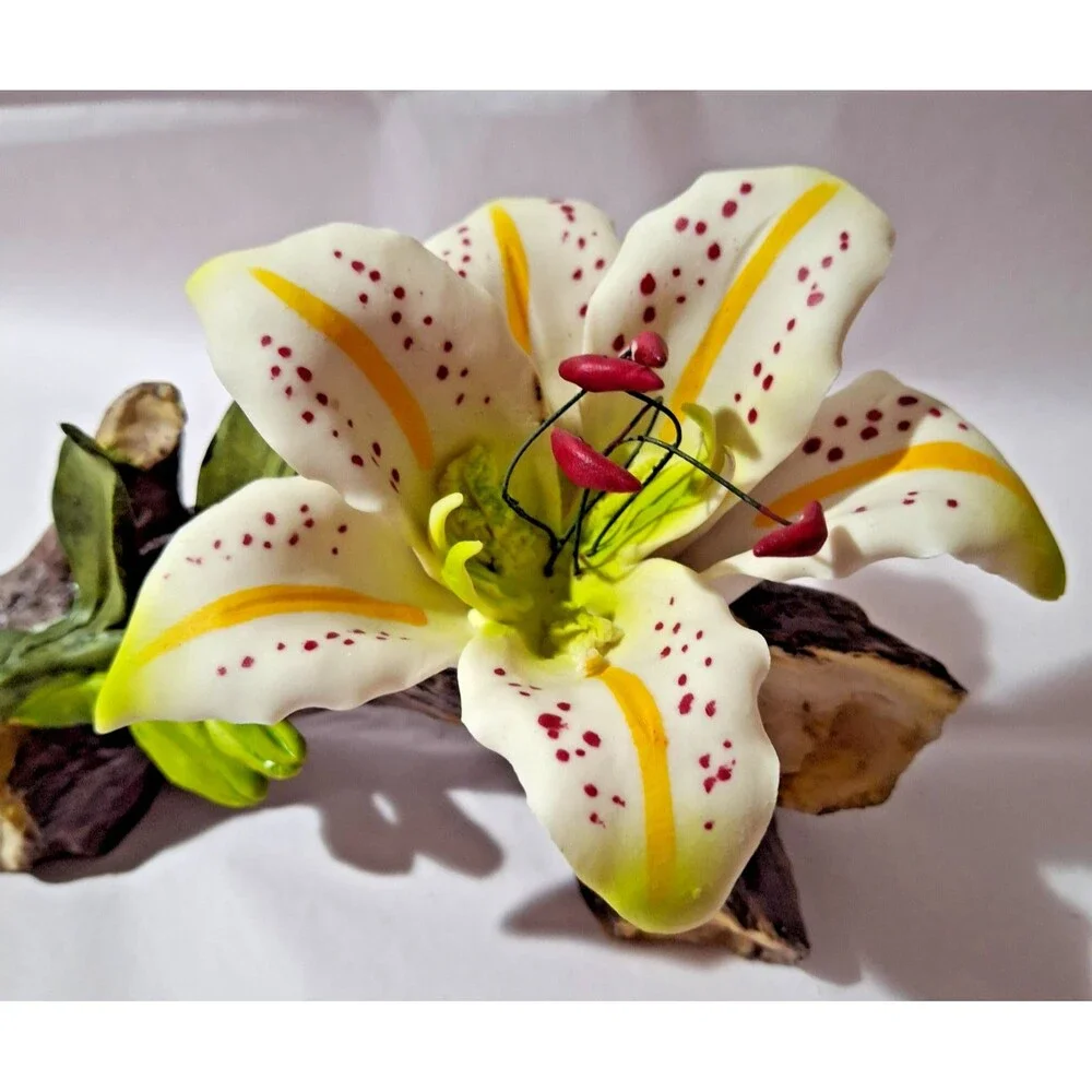 VTG Rare Tiger Lily Branch Cream Yellow Green Italy Porcelain Has Damage